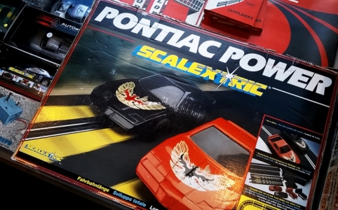 scalextric_pontiac-power