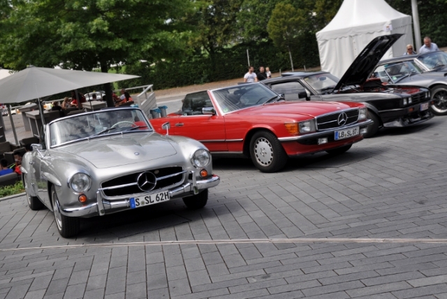 mercedes-museum-cars-coffee