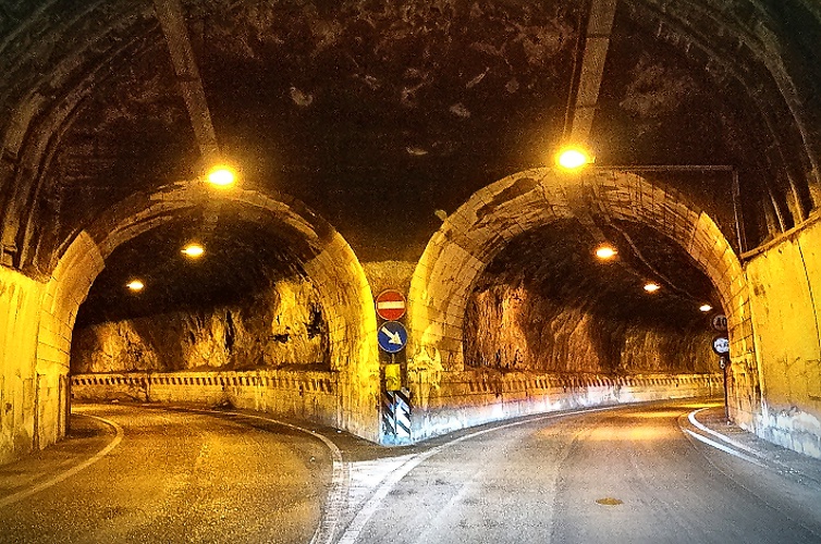 tunnels_gardasee-west